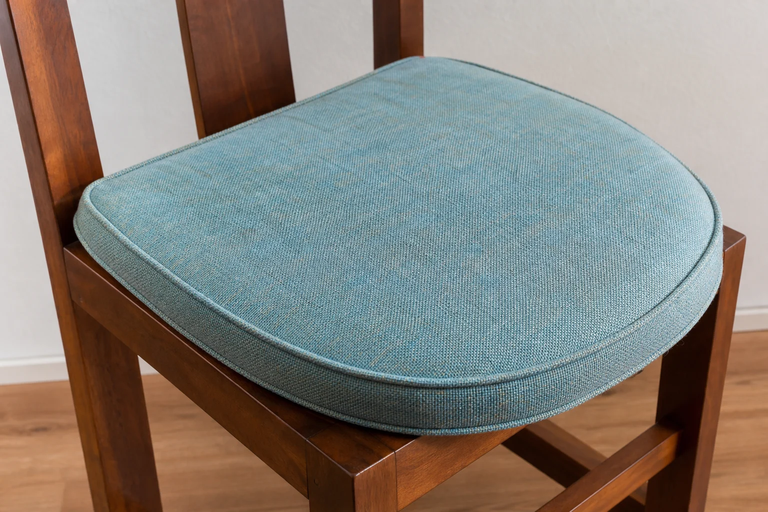 D-Shaped Cushions
