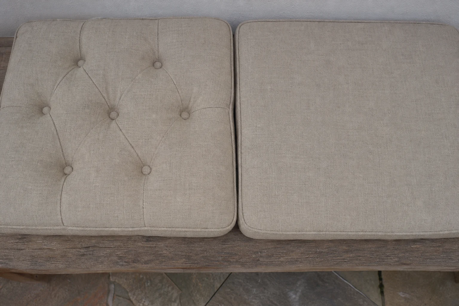 Tufted vs Unbuttoned Cushions